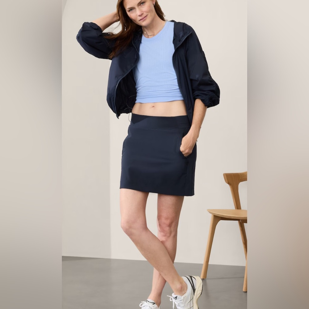 EUC Athleta BROOKLYN MID RISE 16 SKORT SZ 12